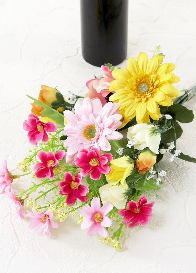 【お墓・仏壇用の造花 供花】アネモネ＆ガーベラ&デイジーのミニ仏花セット（左右１対）