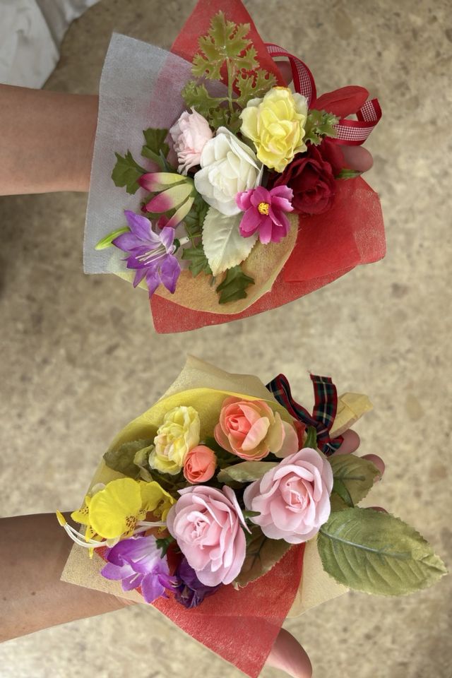 【造花ミニ花束・お買い得セット】ちょっぴり大きな手のひらブーケ(Lサイズ)の5束セット／アソート