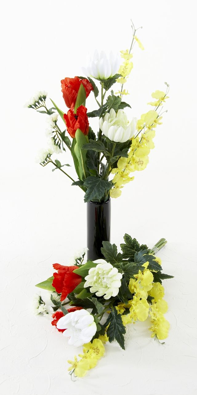 【造花 供花】チューリップ＆菊＆オンシジュームのミニ仏花セット（左右１対）