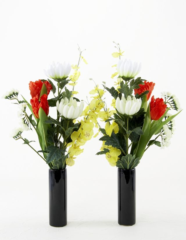 【造花 供花】チューリップ＆菊＆オンシジュームのミニ仏花セット（左右１対）
