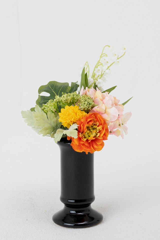【アーティフィシャルフラワー・造花 お仏壇向けリトル仏花・供花】スズランとラナンキュラスのミニ供花－1束タイプ