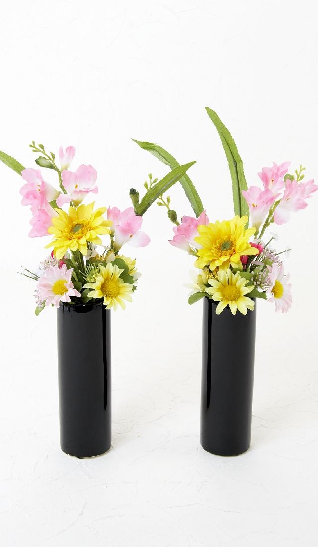造花 ミニ供花 ガーベラ フリージアのミニ仏花セット 左右１対 造花 アートフラワーの通販店 あーとみゆき
