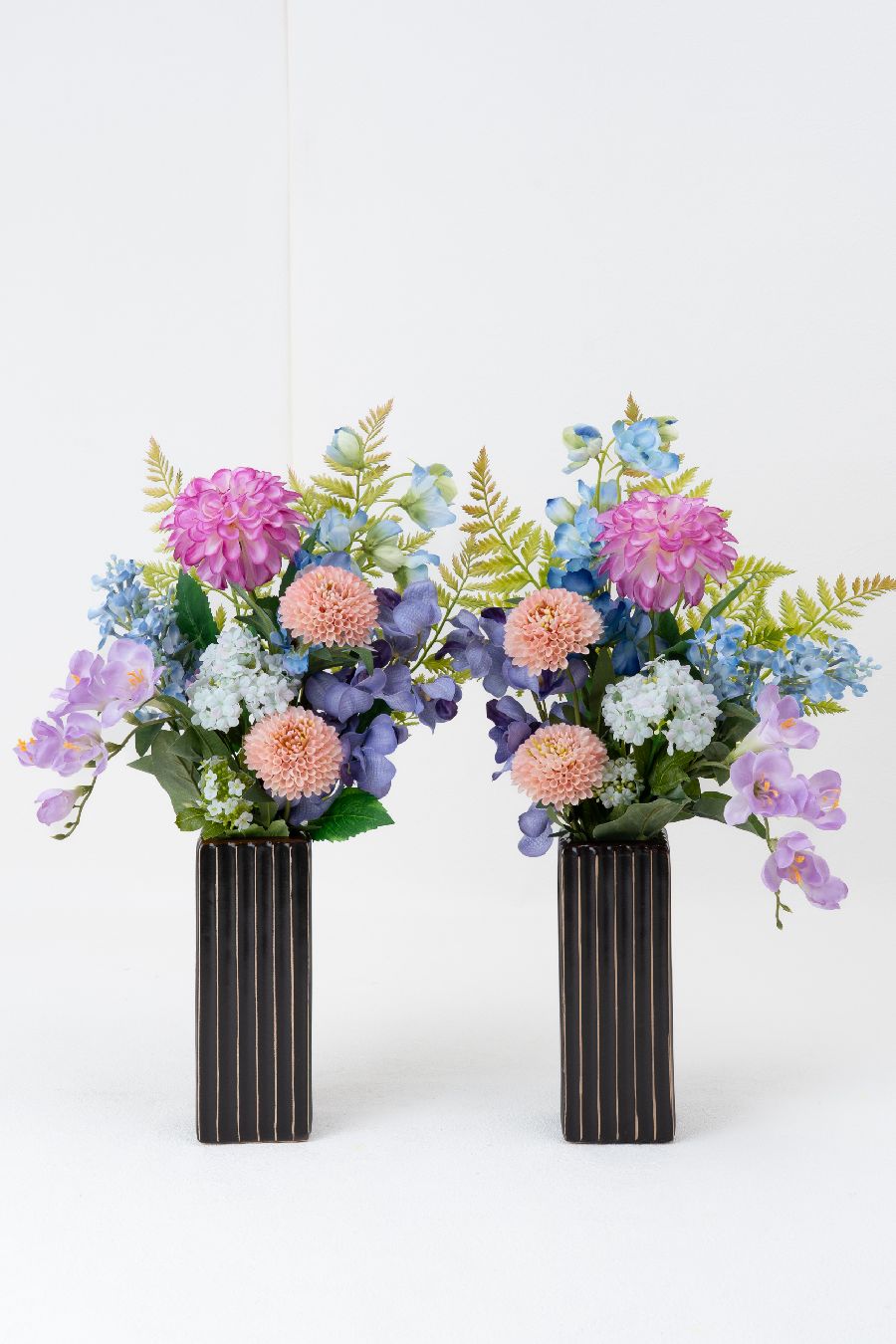洋風仏花 ダリアや蘭の贅沢仕立て メイン