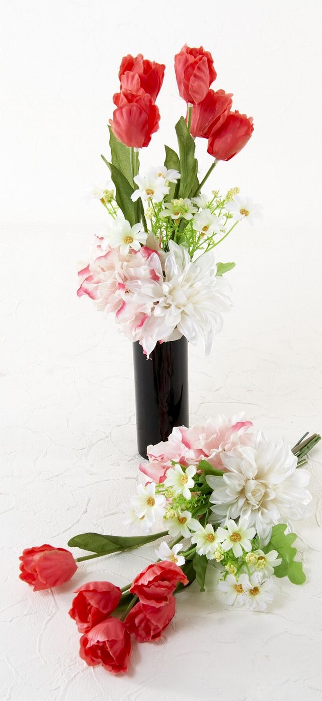 【お墓・仏壇用の造花 供花】チューリップとデイジーのミニ仏花セット（左右１対／レッド）