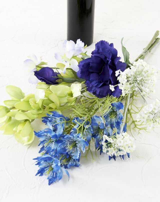 【お墓・仏壇用 造花の仏花・供花】トルコキョウとコーンフラワーの仏花セット（左右１対）