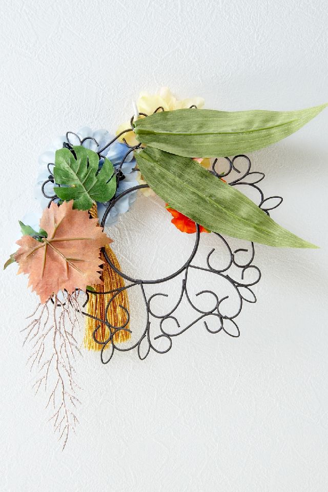 【壁掛け 造花和風ハンギングリースアレンジ】寿々花−suzuka