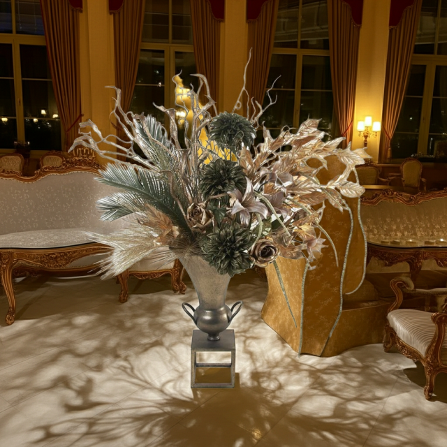 【プレミアムデザイン/造花・アートフラワーアレンジメント-golden peacock wings】ゴールデンピーコックウィング