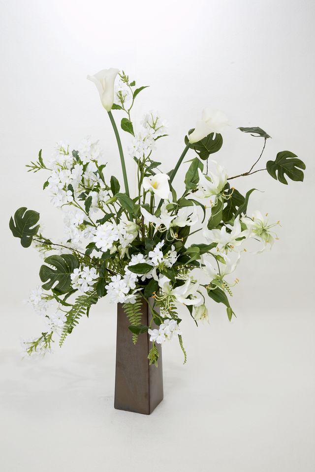 【プレミアムアレンジ  造花・アーティフィシャルフラワー・インテリアフラワー】White and green flower arrangement
