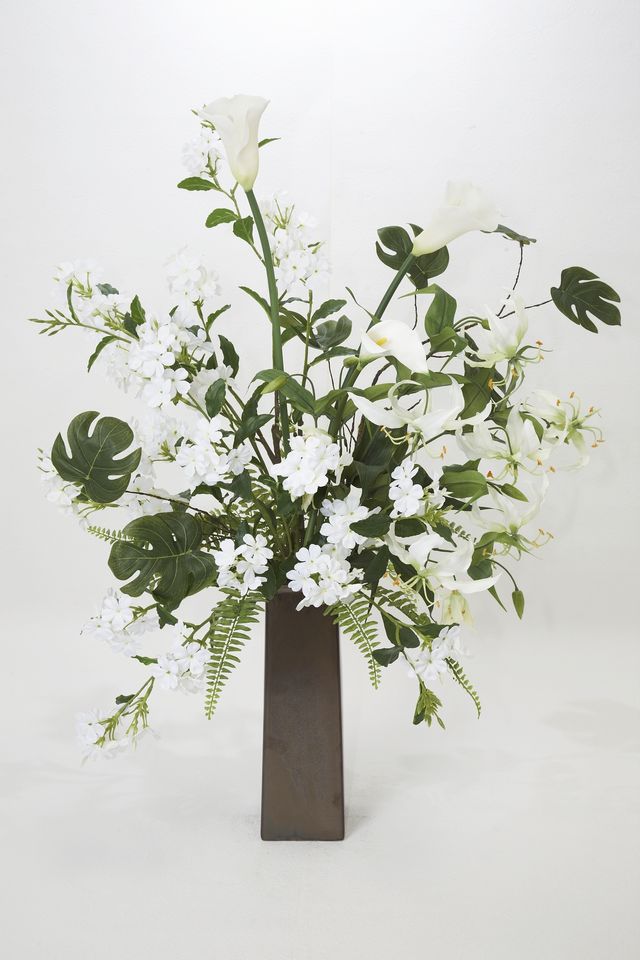 【プレミアムアレンジ  造花・アーティフィシャルフラワー・インテリアフラワー】White and green flower arrangement